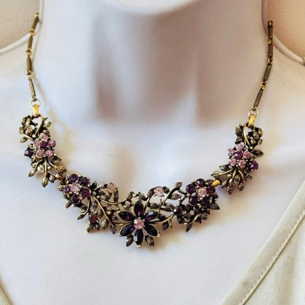 VTG‎ Flower Crystal Rhinestone Necklace Bronze Rare Regency Purple Lilac Floral